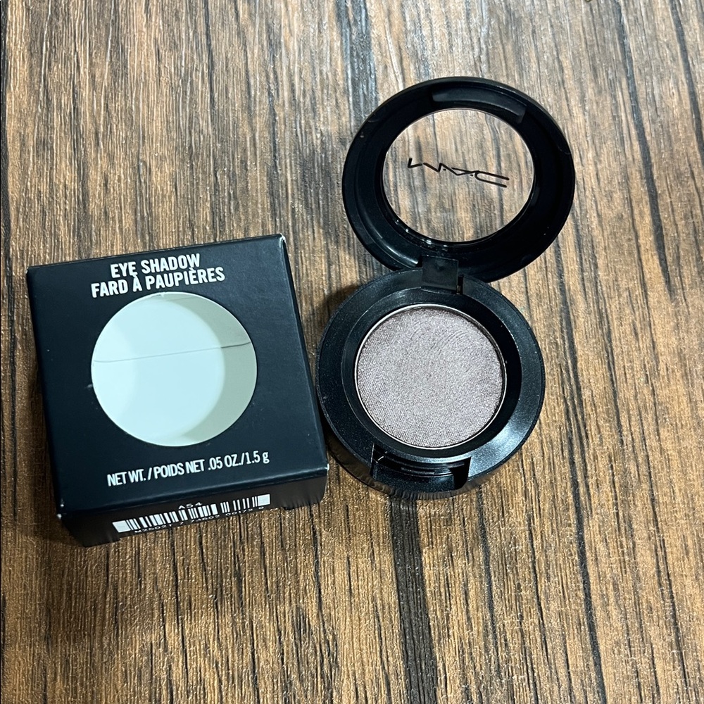 MAC Cosmetics Eyeshadow - Satin Taupe